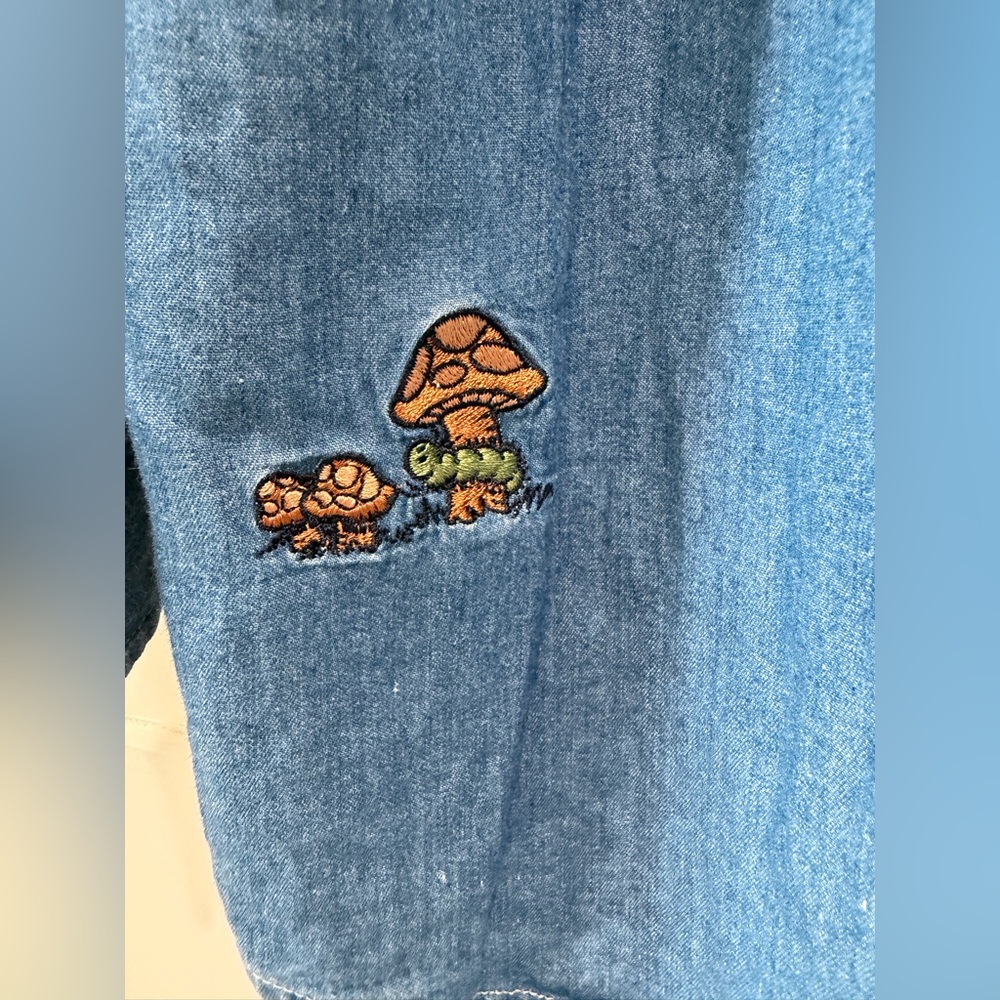 DISNEY Vintage Winnie the Pooh Denim Jean Button Up- Size M - Picture 3 of 6